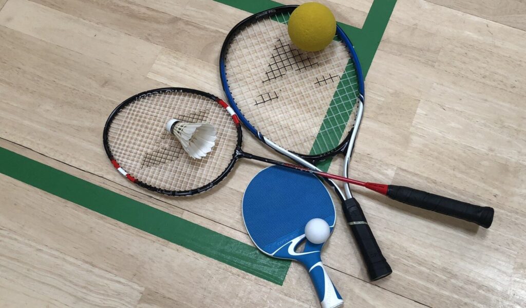badminton, bord-og skumtennis